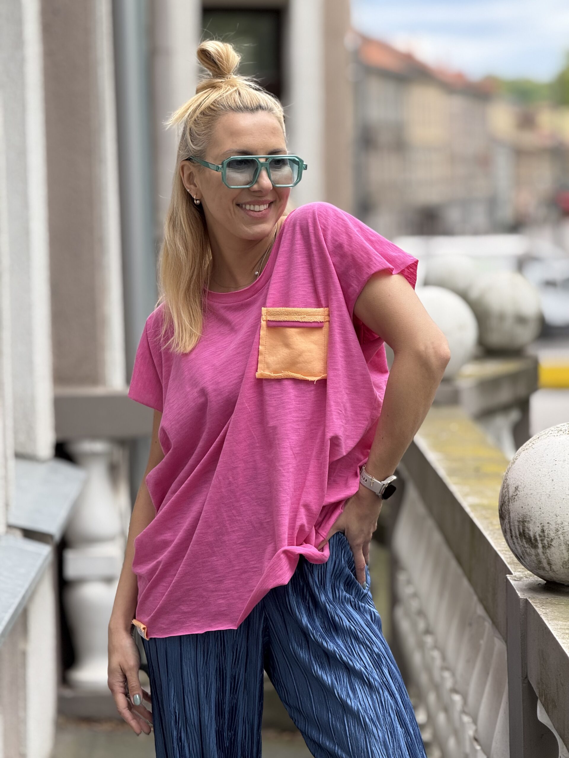Rožinė palaidinė su oranžiniu kišenuku