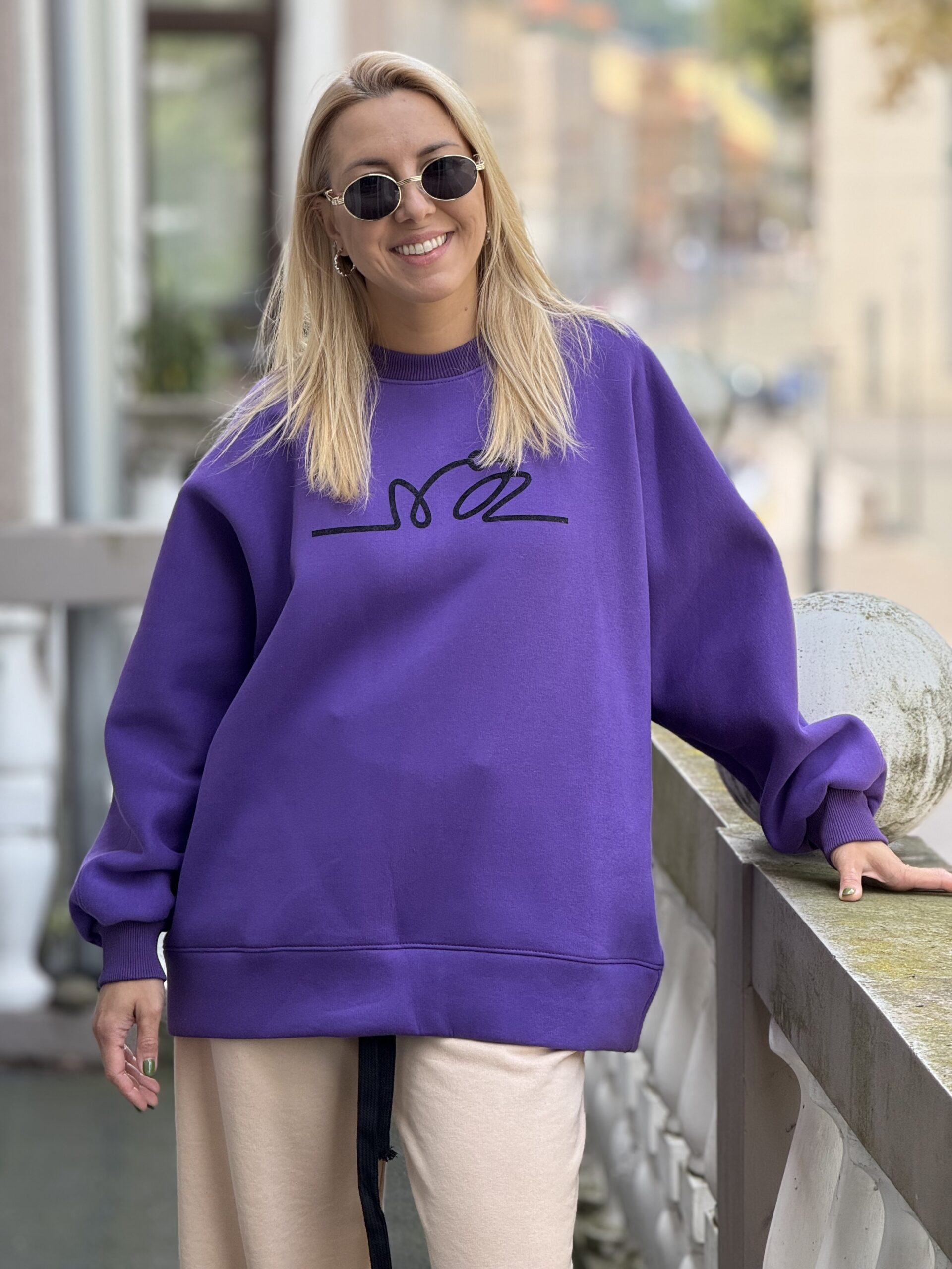 VIOLETINIS firminis VARLIŲ džempas SU JUODU LOGO