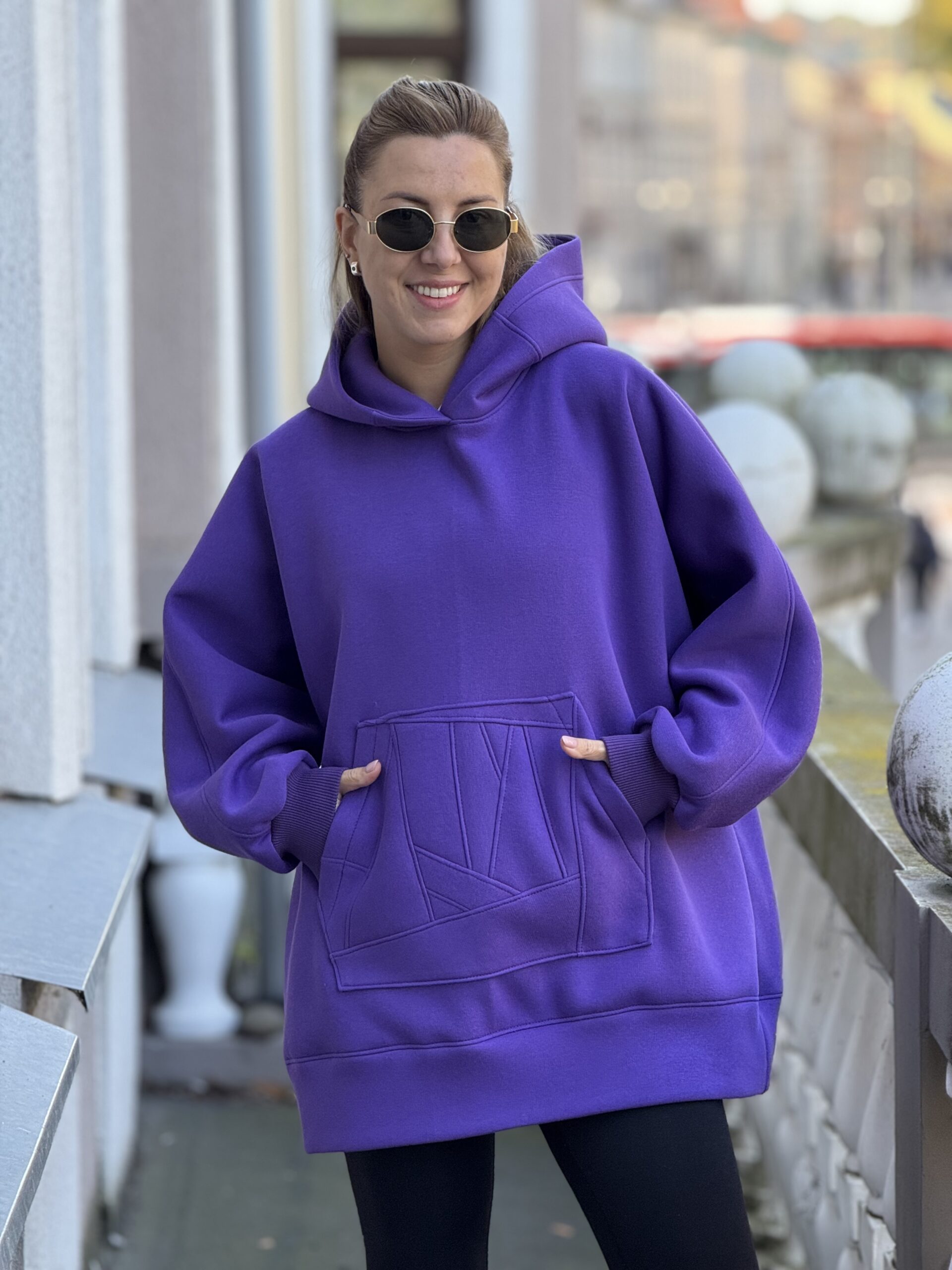 Violetinis OVERSIZE didelis bliuzonas su gobtuvu (su pūkeliu)