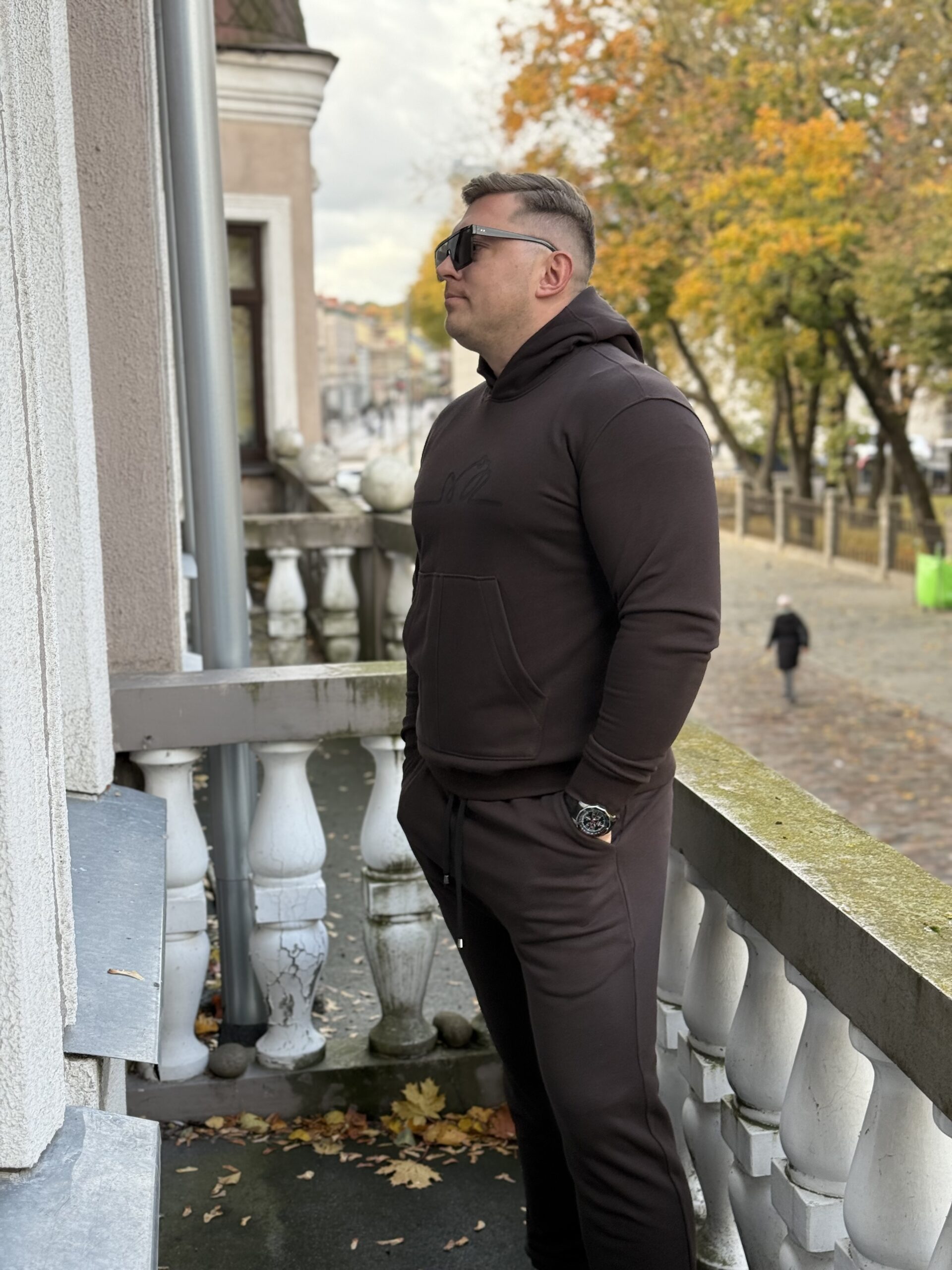 Vyriškas bliuzonas su kapišonu, priekine kišene+ su logo - XL