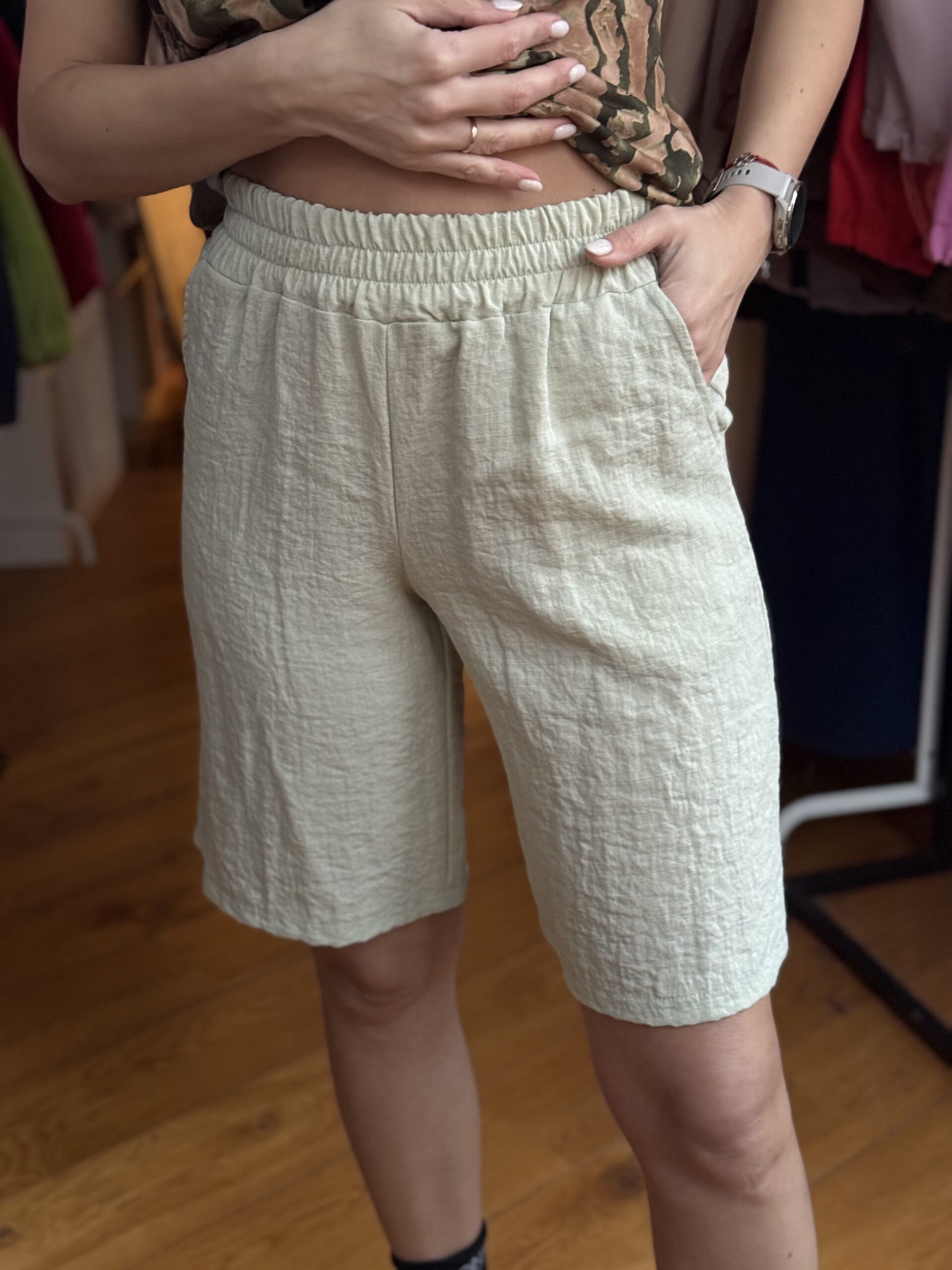 Lininiai šortai (S dydis)