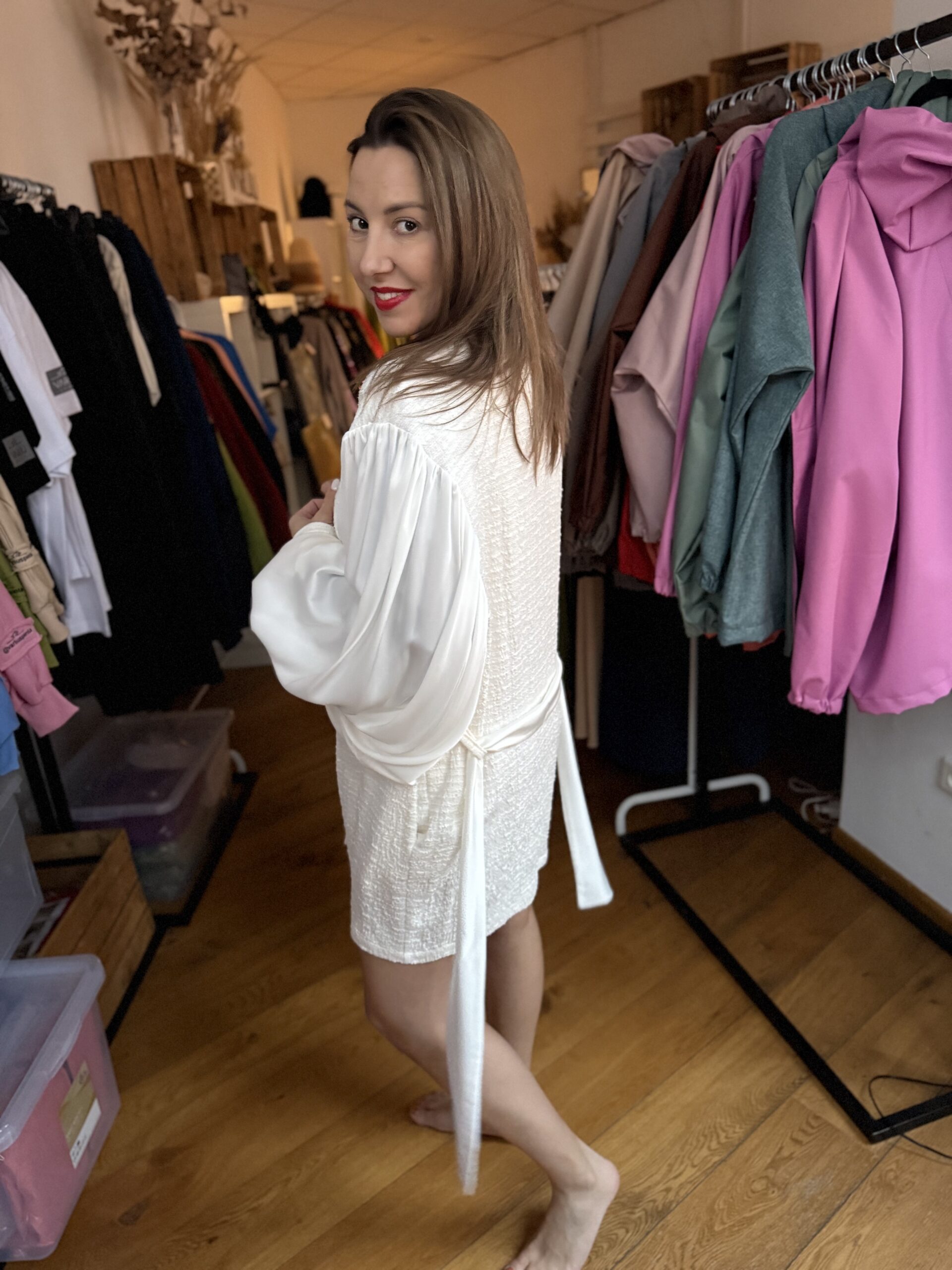 Baltas šventinis užmestinis (tinka ir vestuvėms) S/M dydis - Image 3