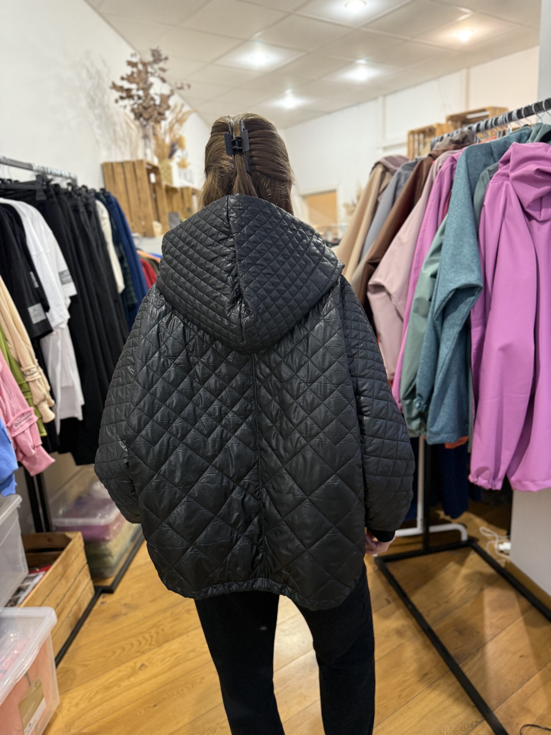 JUODA trumpesnė striukė (vieno dvipusio sluoksnio) - Image 3