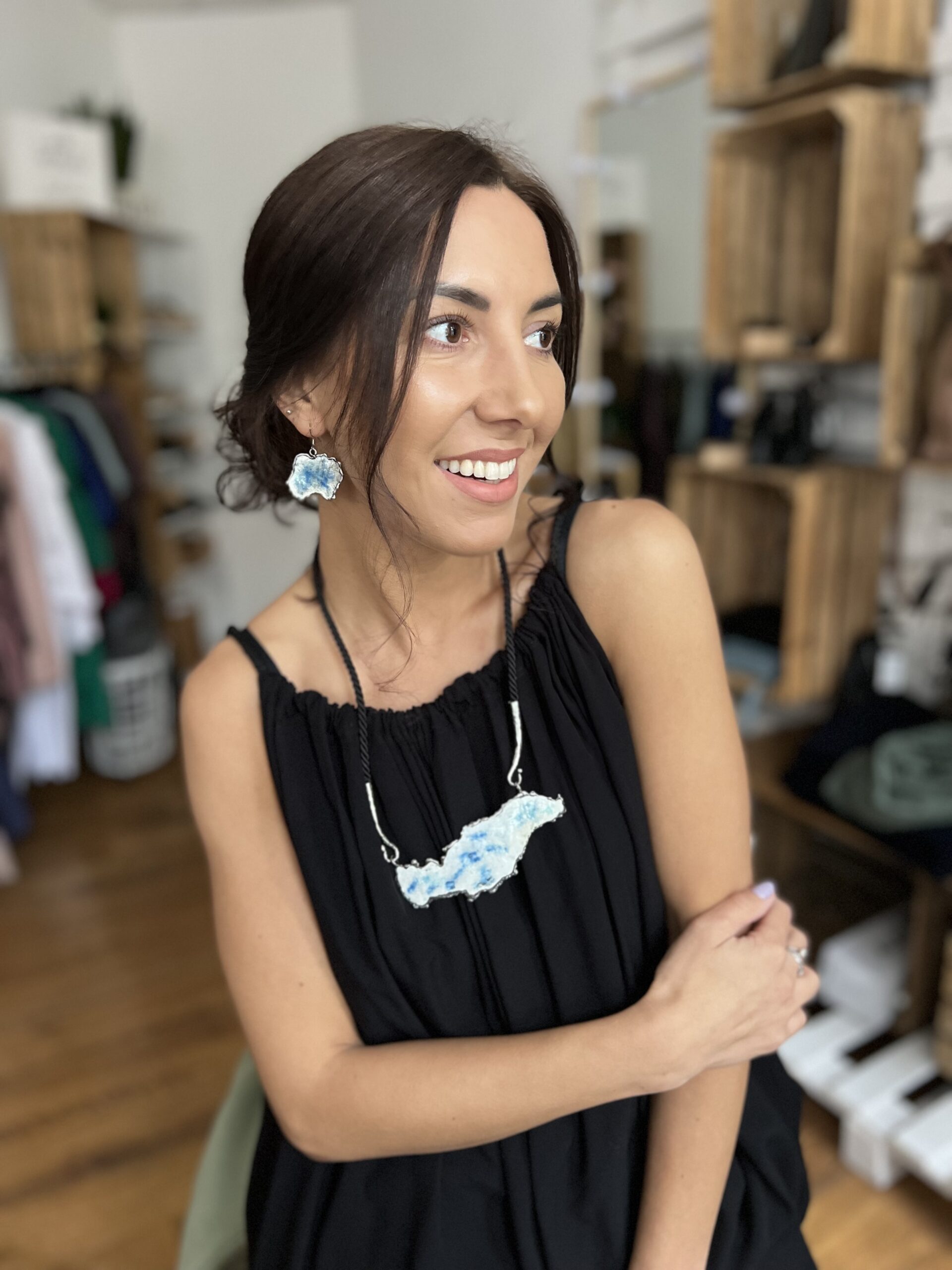 Kaklo papuošalas ir auskarai DEBESYSE