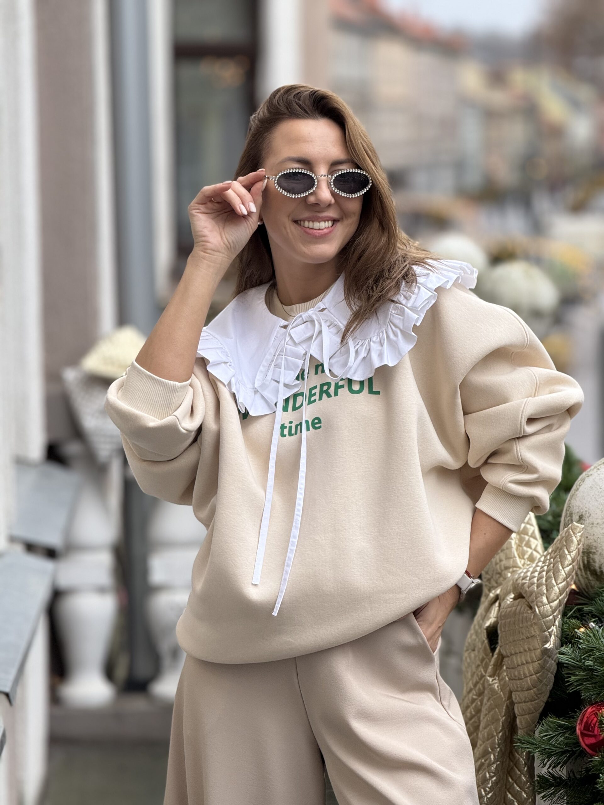 Kreminis džempas WONDERFUL TIME