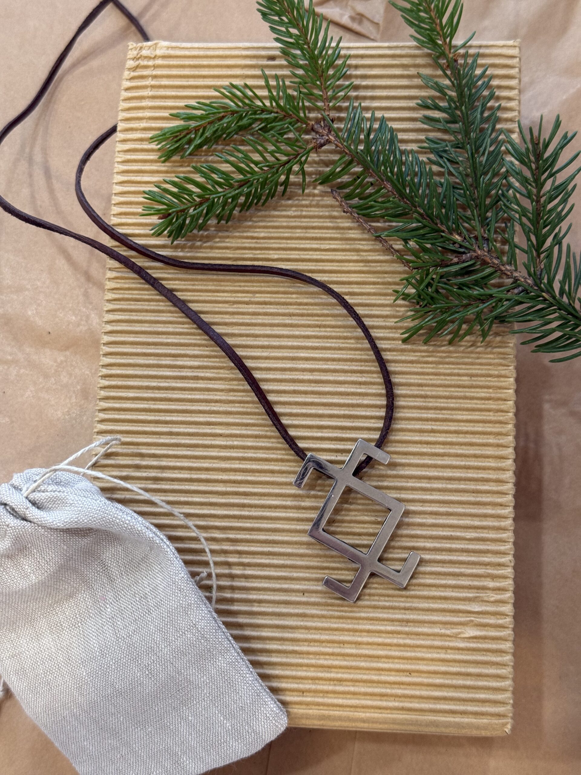 Pakabukas / baltų ženklas- Nr.3 - Image 2