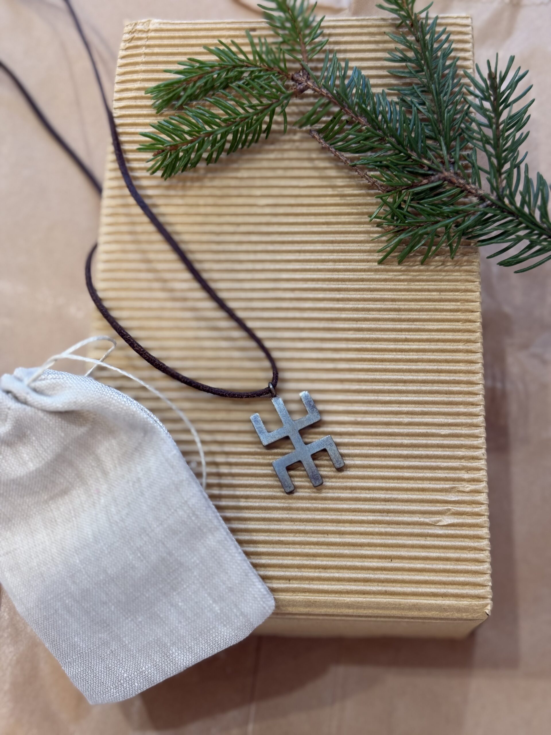 Pakabukas / baltų ženklas- Nr.4