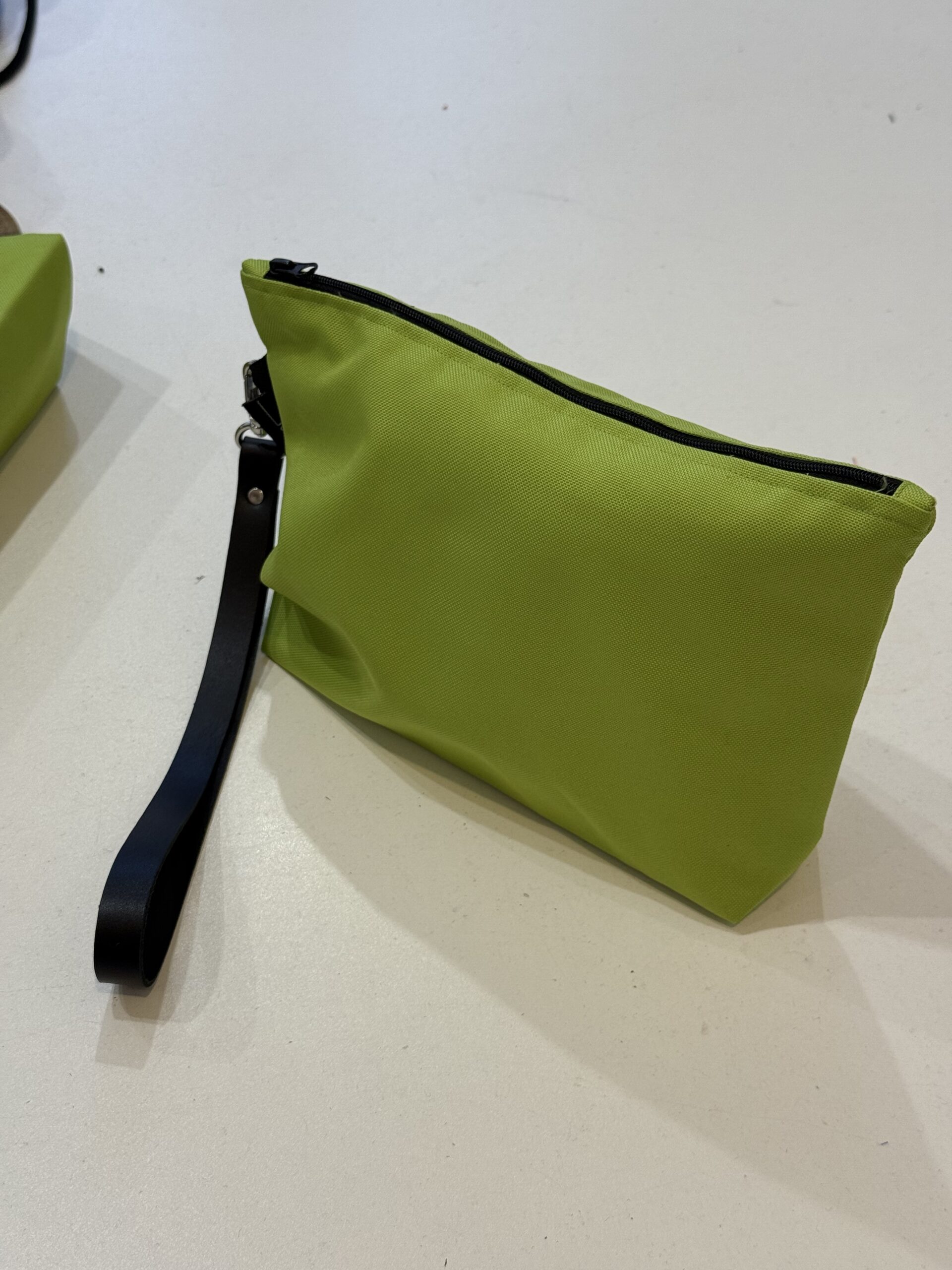 Salotinė delninė (lietpaltinio audinio)