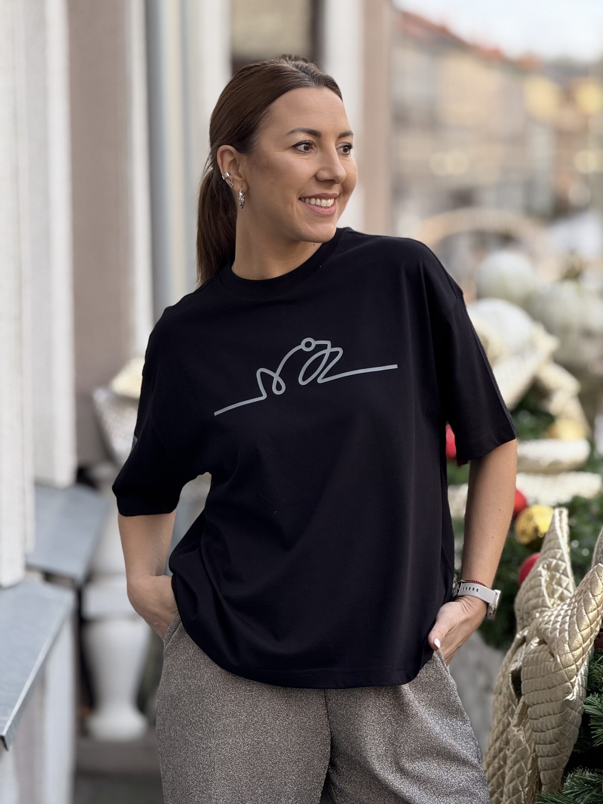 Juoda palaidinė su PILKU LOGO (trumpa)