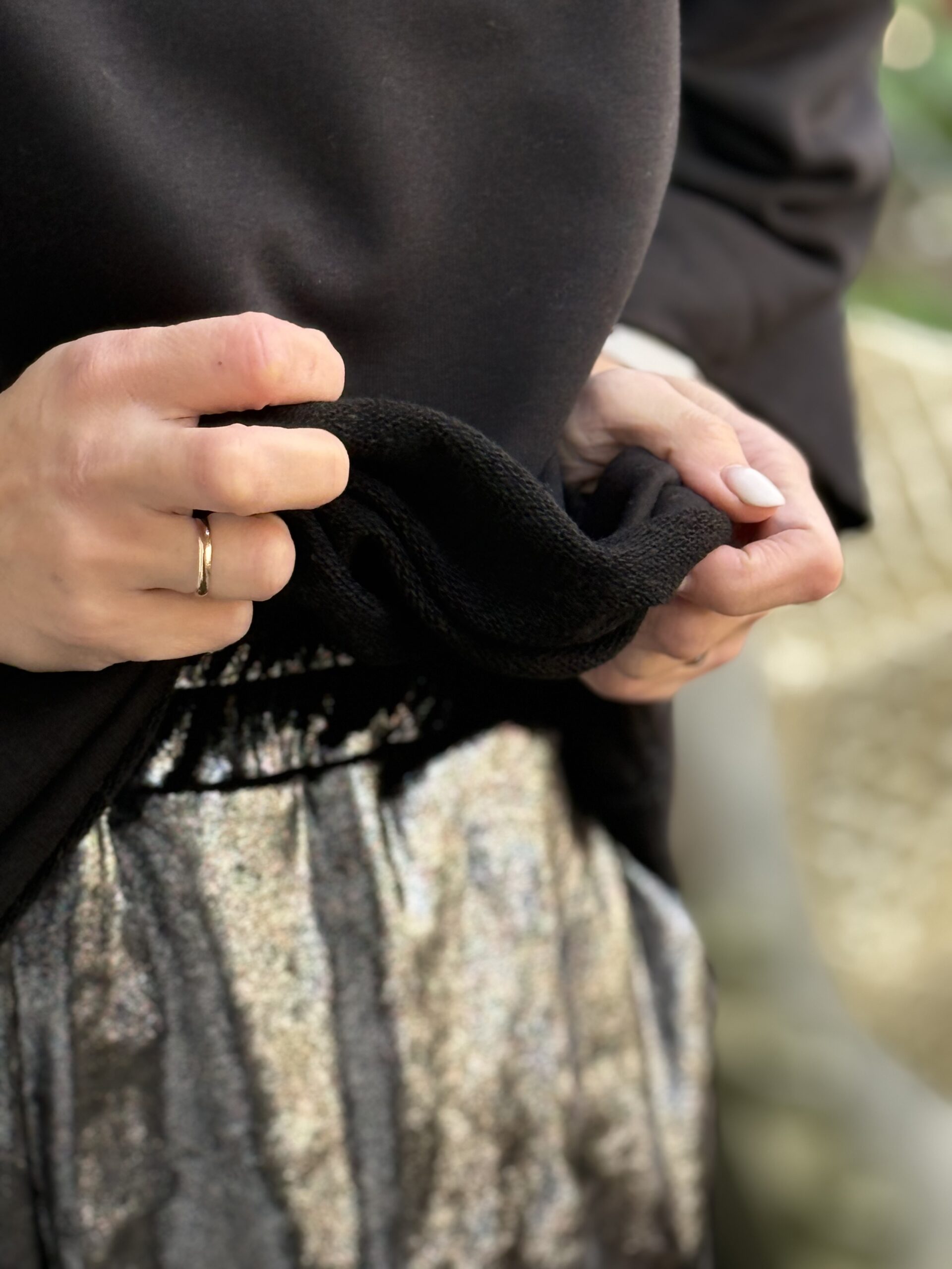 Juodas MAIKONAS kilpinio trikotažo L dydis - Image 4