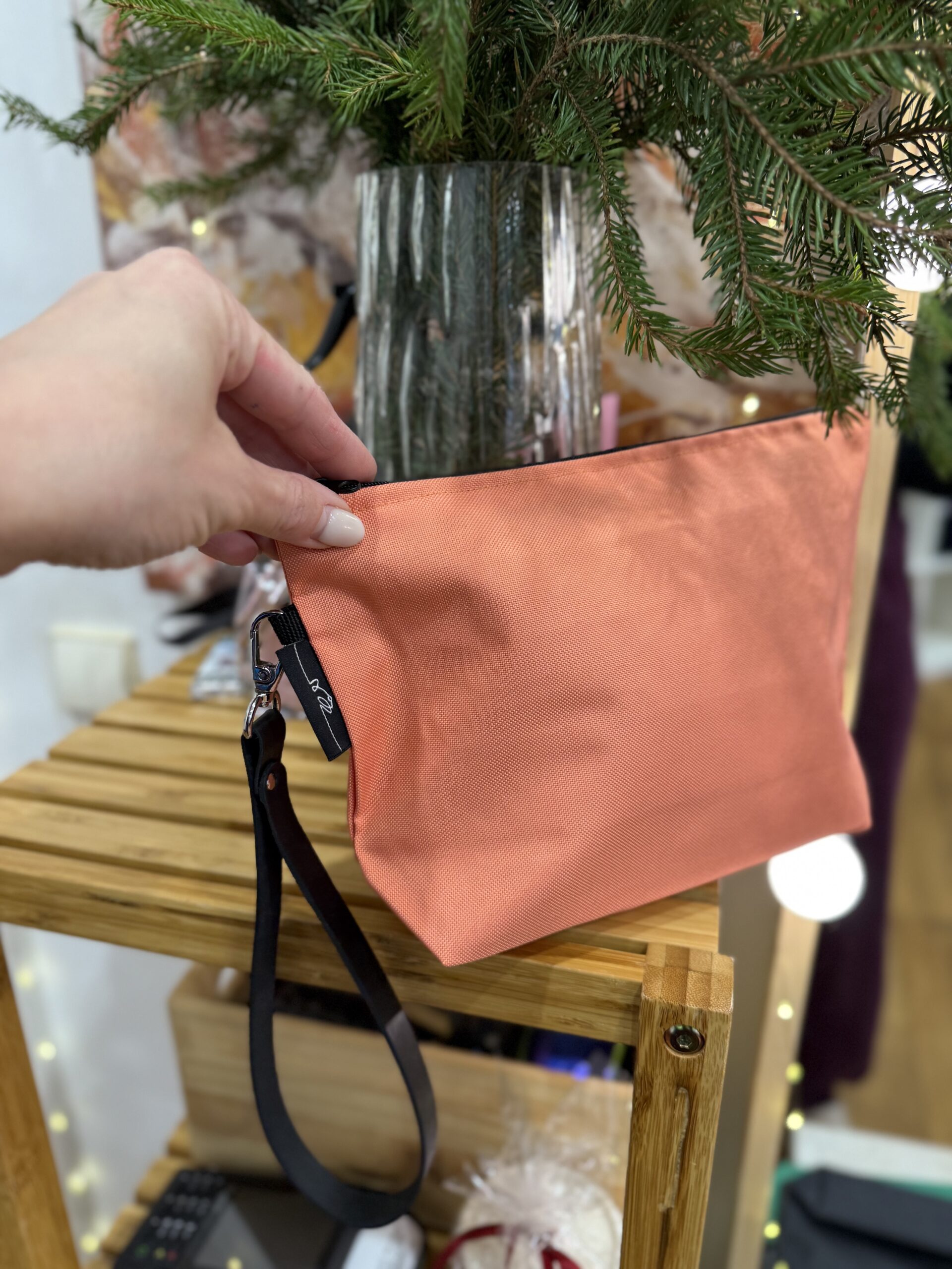 Koralinė delninė (lietpaltinio audinio)