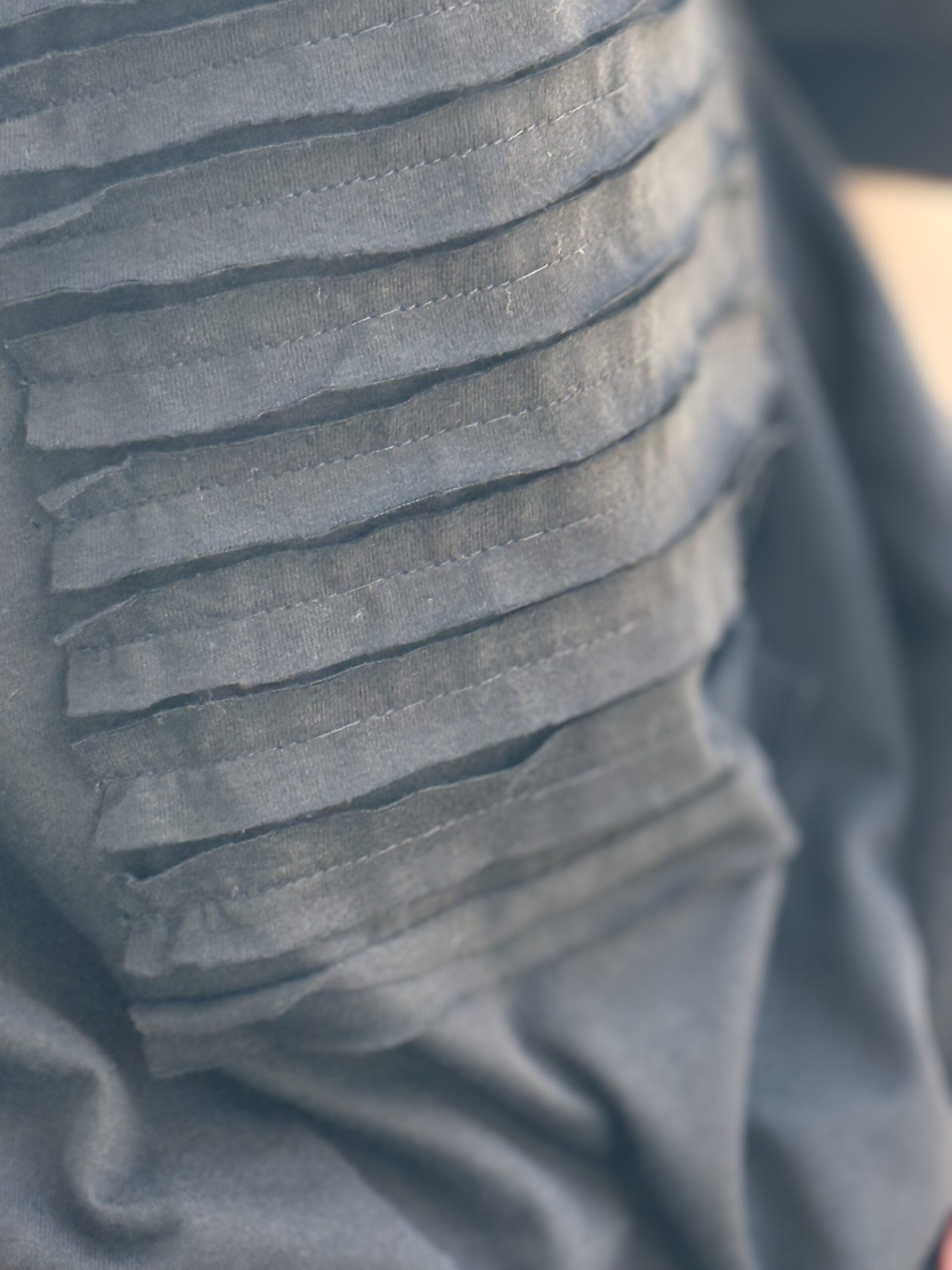 Palaidinė su padraskymais - Image 4