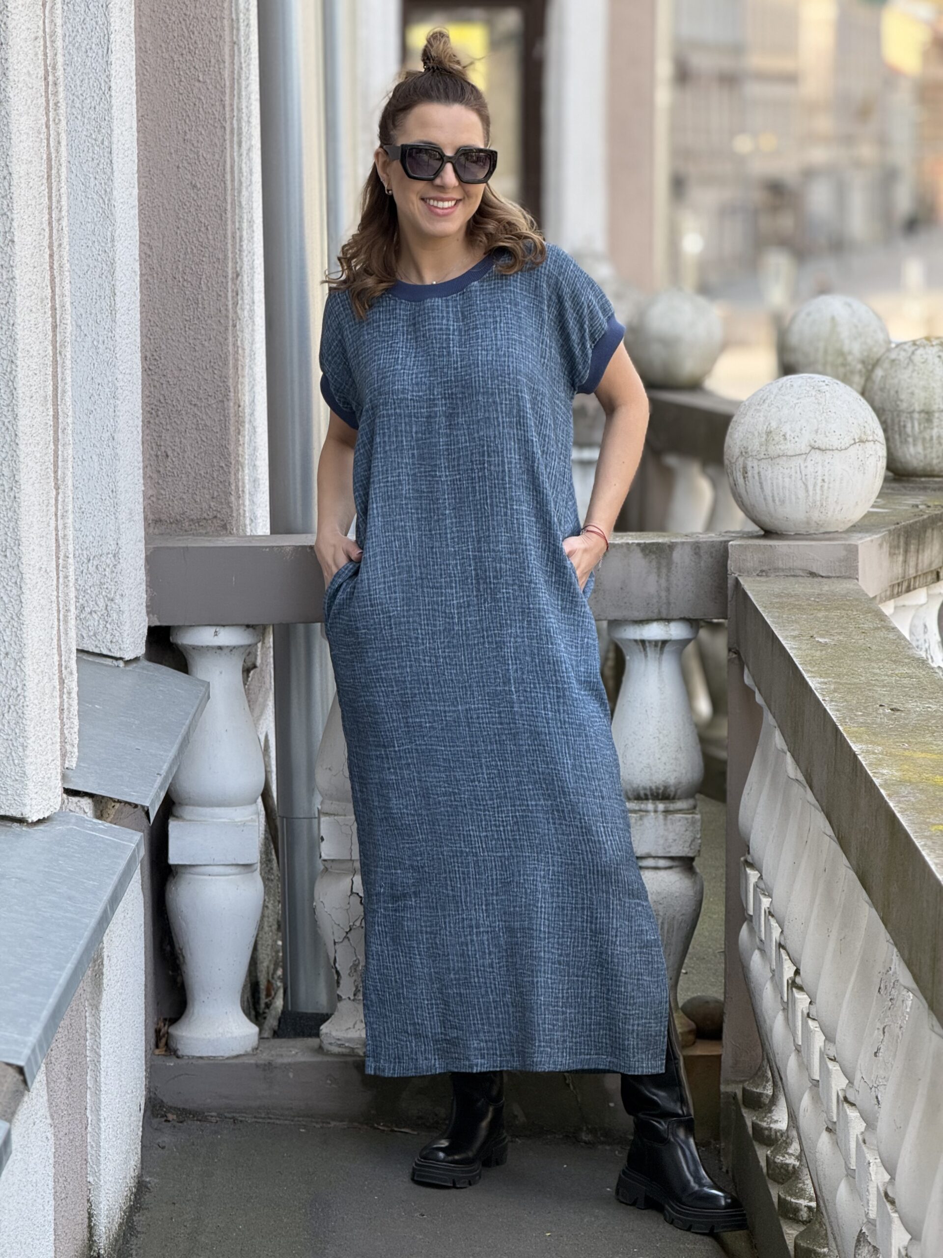 Mėlynio muslino suknelė