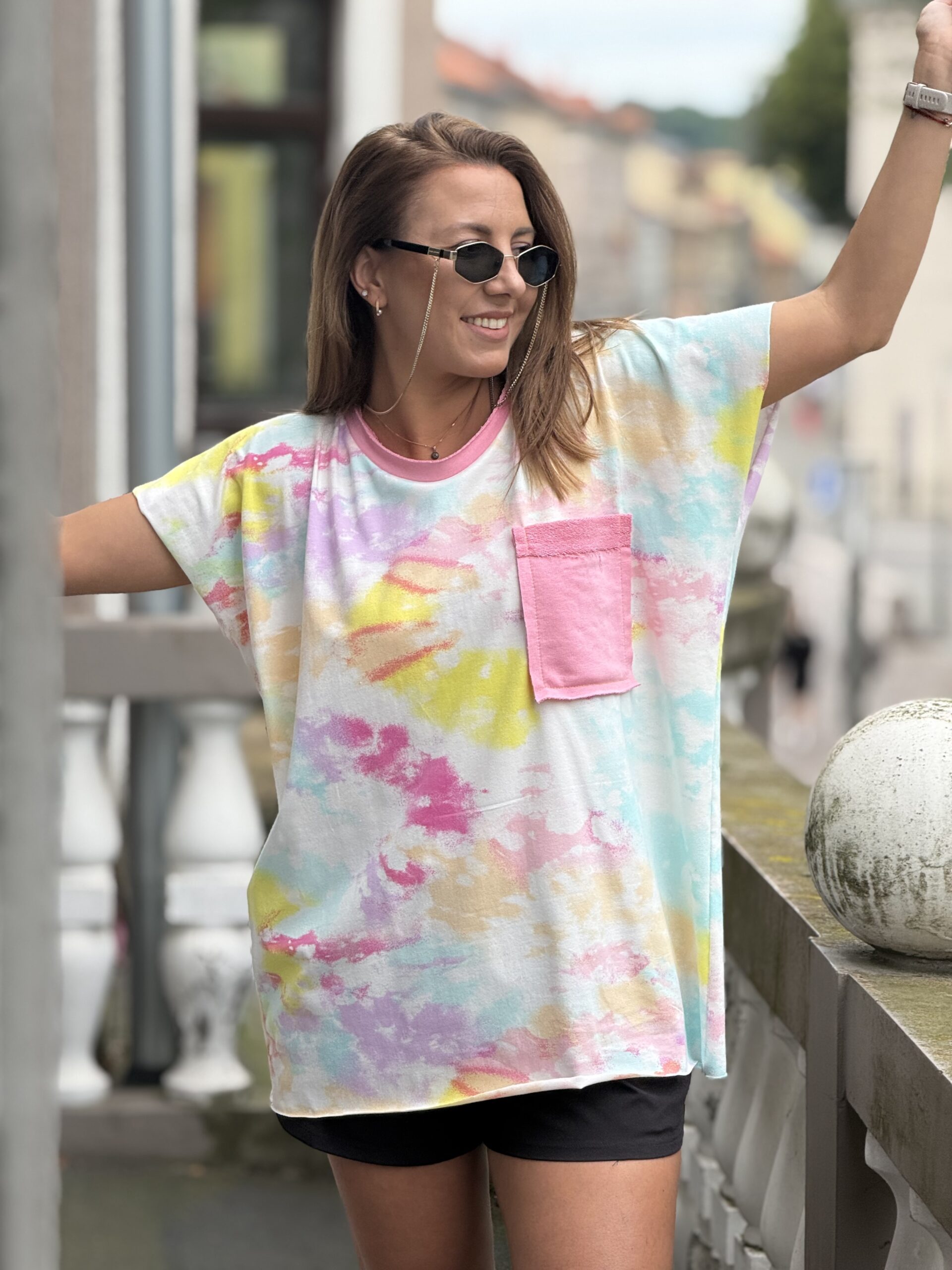 Marga palaidinė su rožiniu kakliuku ir kišenėle - Image 4