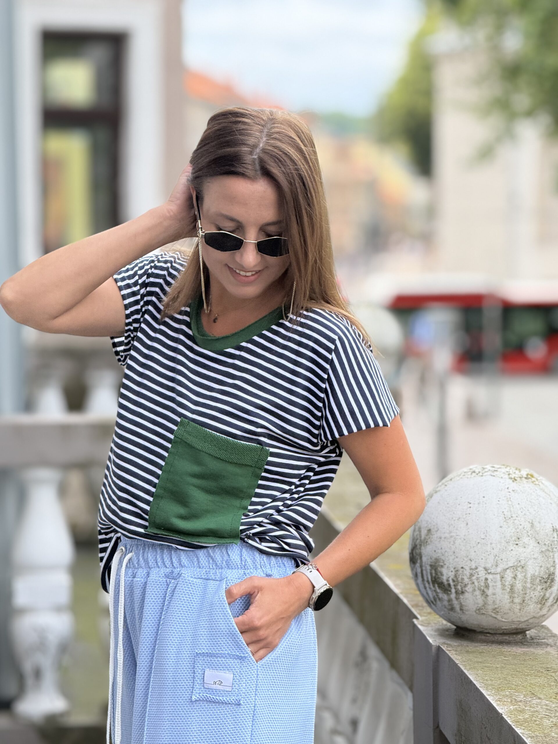 Dryžuota palaidinė su žaliom detalėm - Image 3
