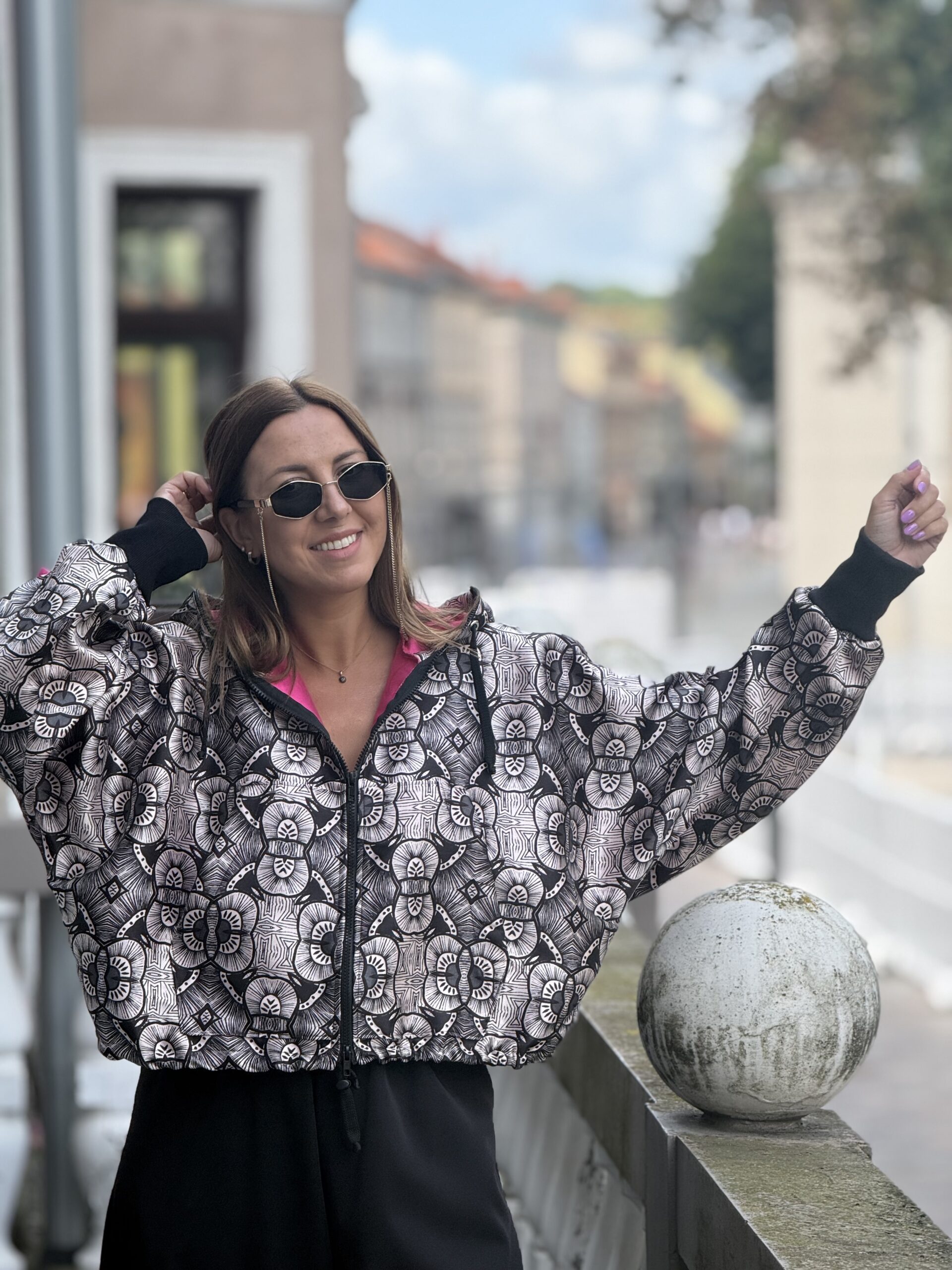 Įmantrus su rožiniu vidumi BOMBER džemperiukas - Image 2